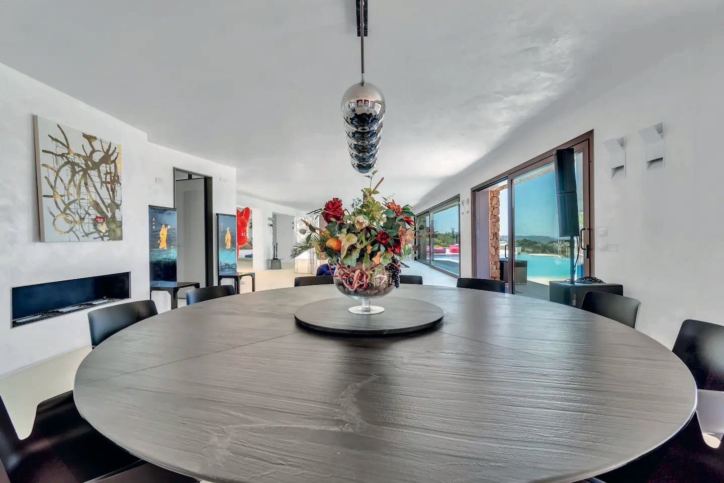 Tenuta d’Arte a Porto Cervo: 14 Suite, Eliporto e Vista Mozzafiato