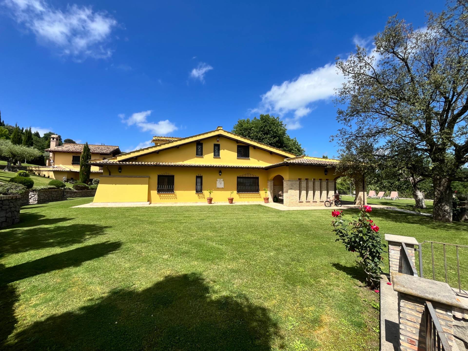 Villa Casale di Lusso con Piscina e Parco | Campagnano di Roma