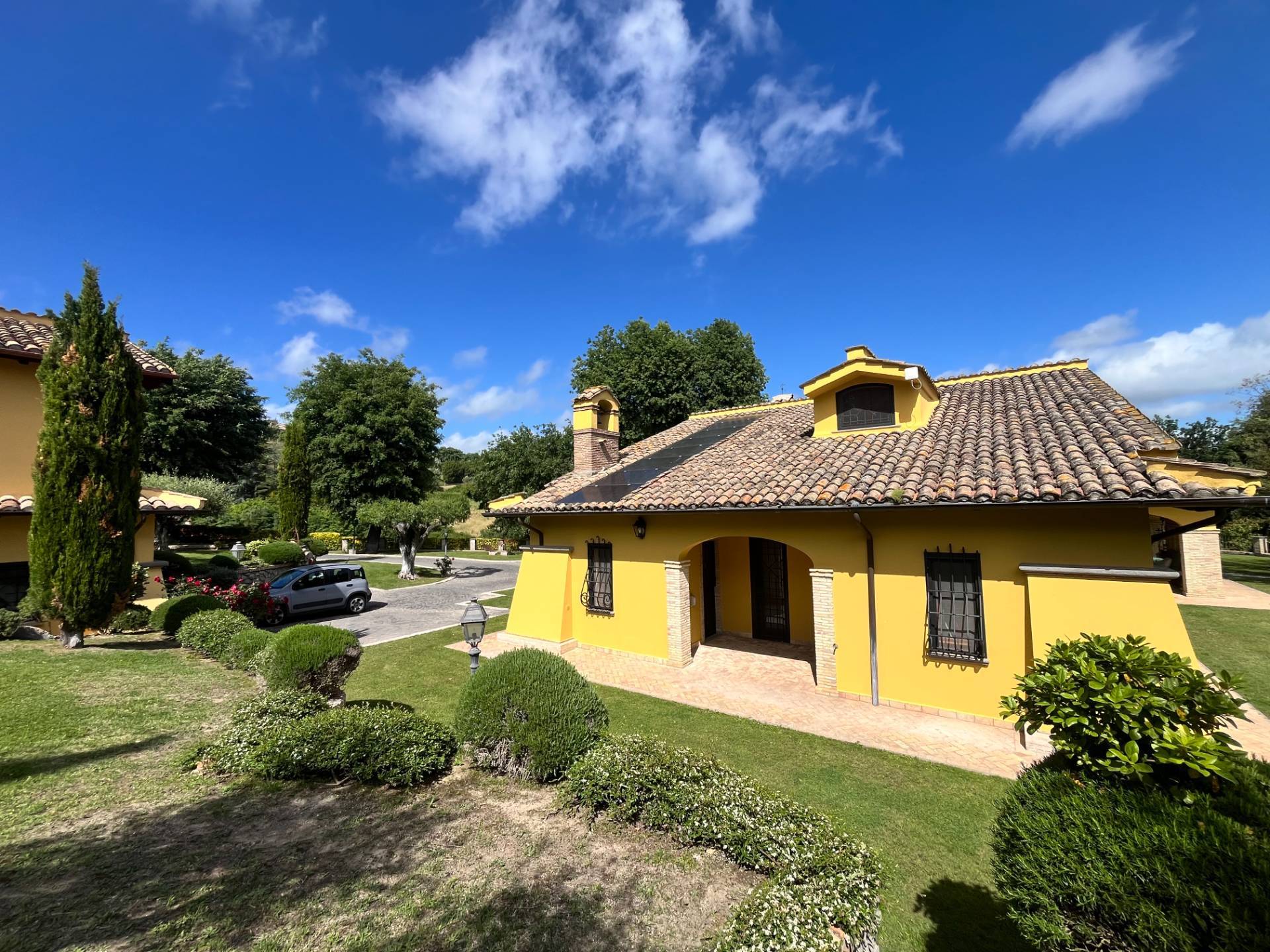 Villa Casale di Lusso con Piscina e Parco | Campagnano di Roma