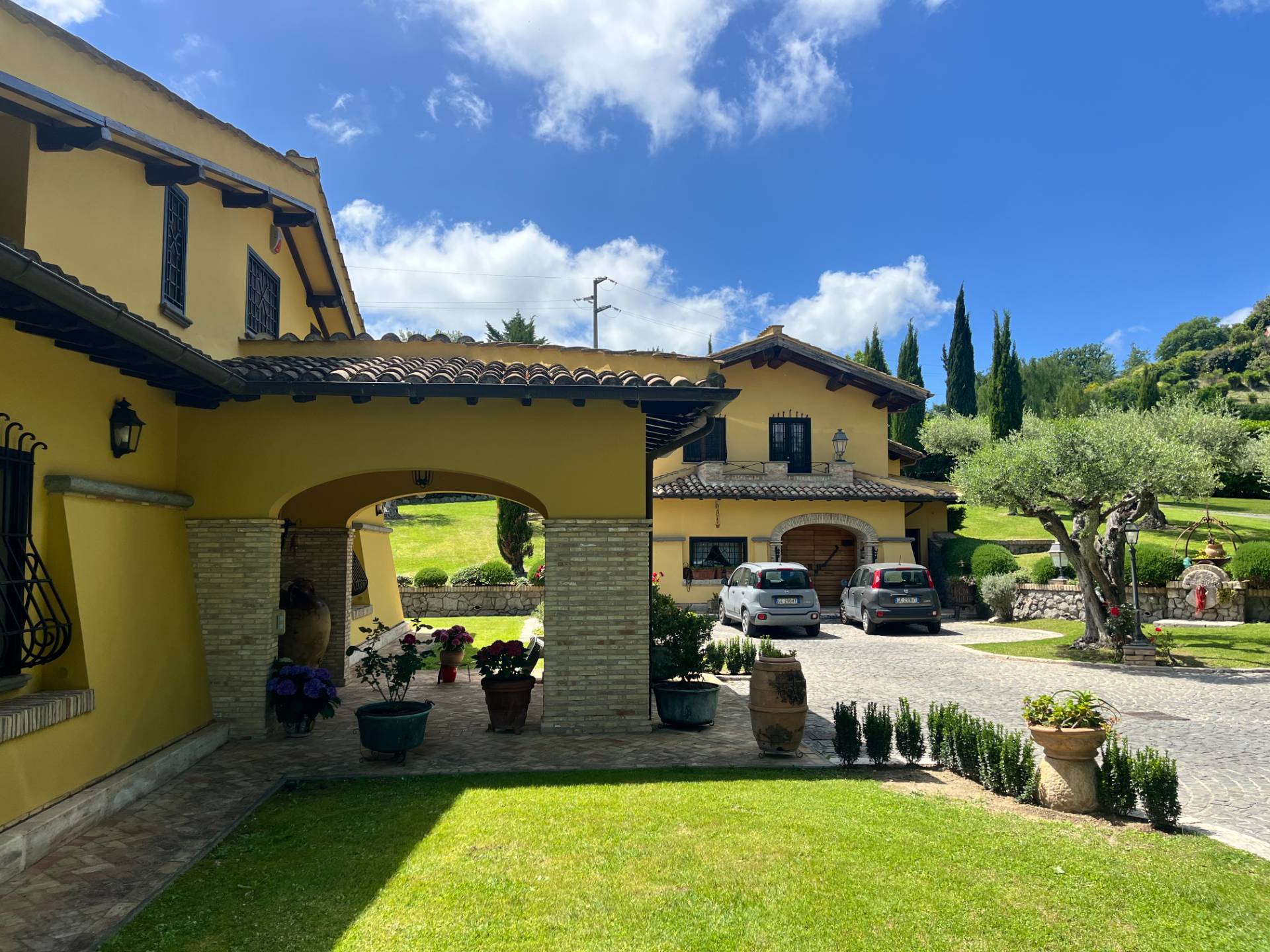 Villa Casale di Lusso con Piscina e Parco | Campagnano di Roma