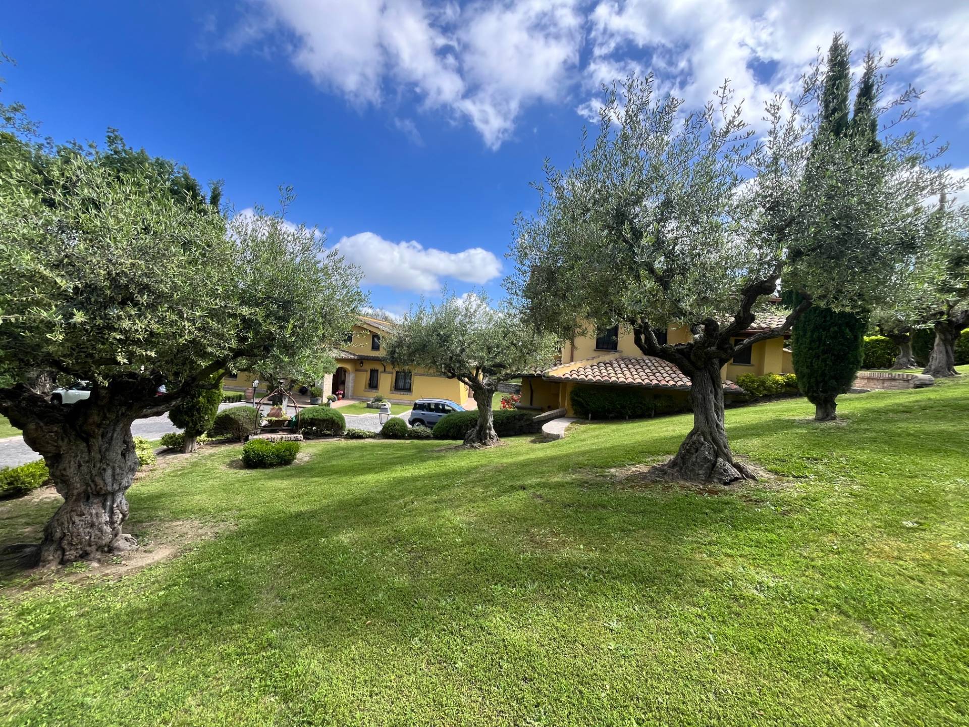 Villa Casale di Lusso con Piscina e Parco | Campagnano di Roma