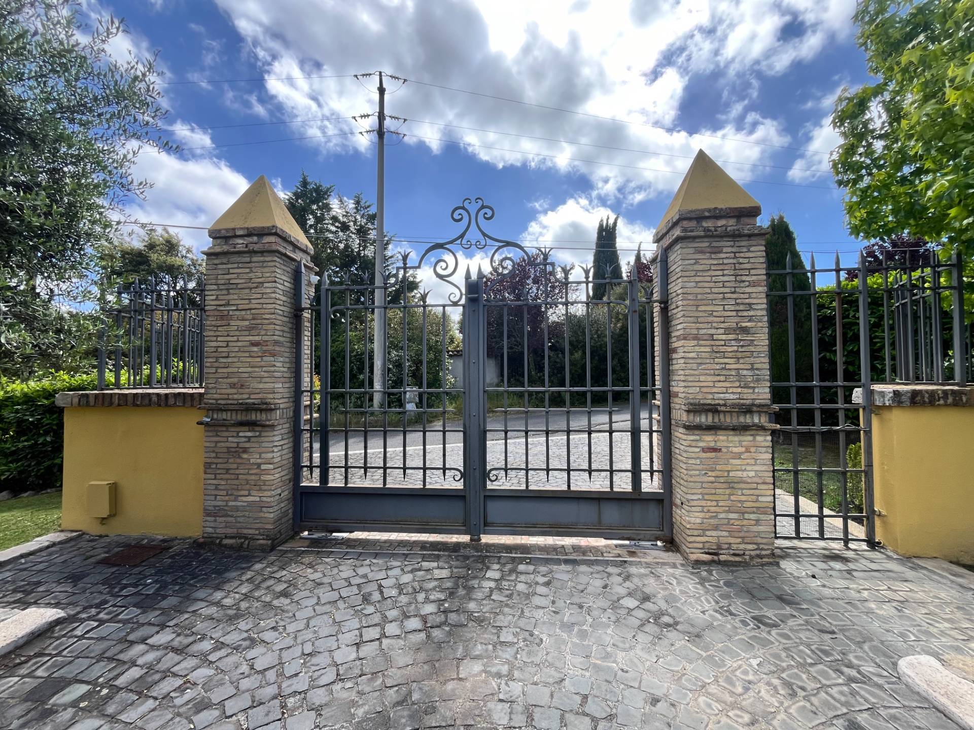 Villa Casale di Lusso con Piscina e Parco | Campagnano di Roma