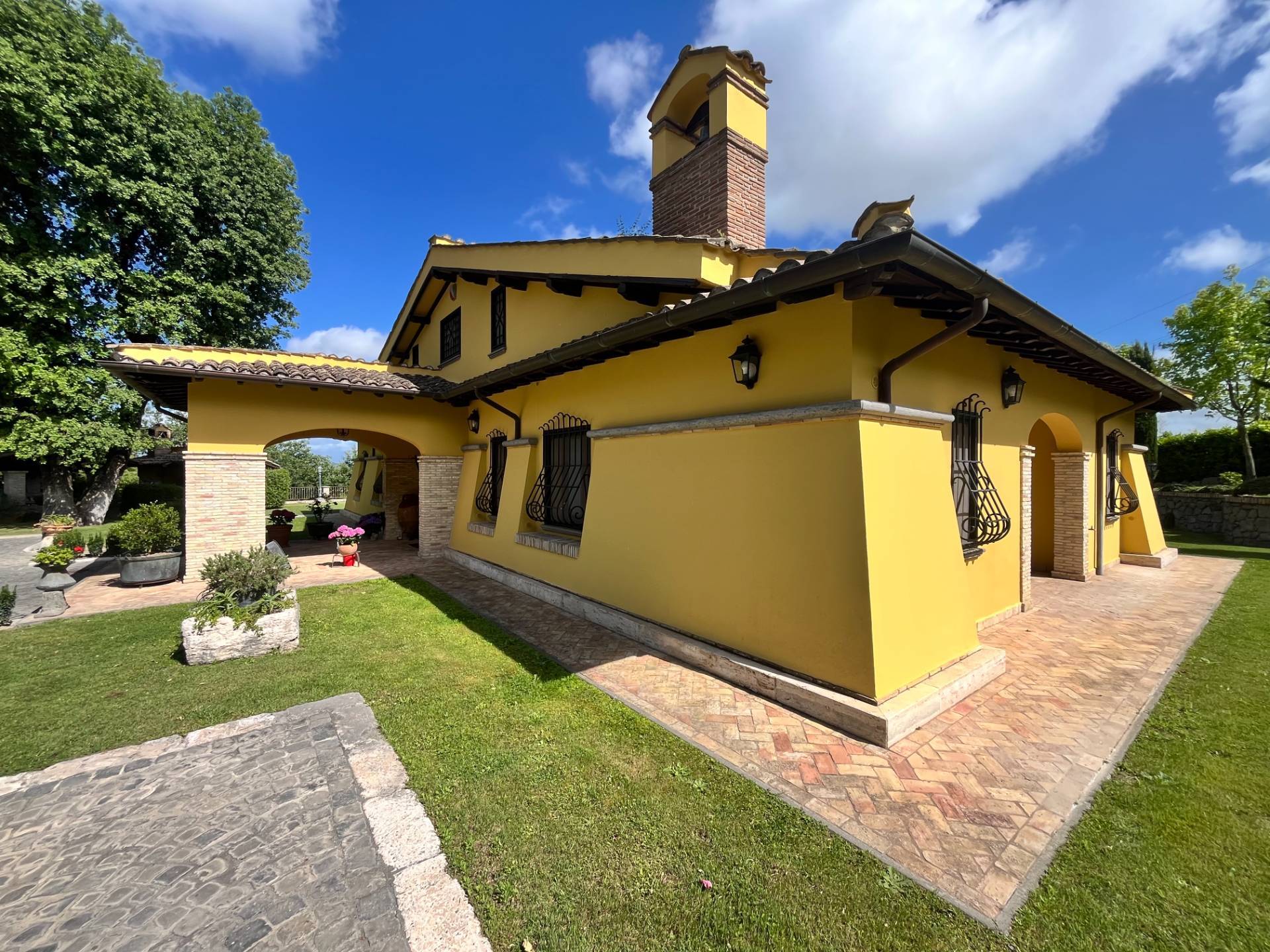 Villa Casale di Lusso con Piscina e Parco | Campagnano di Roma