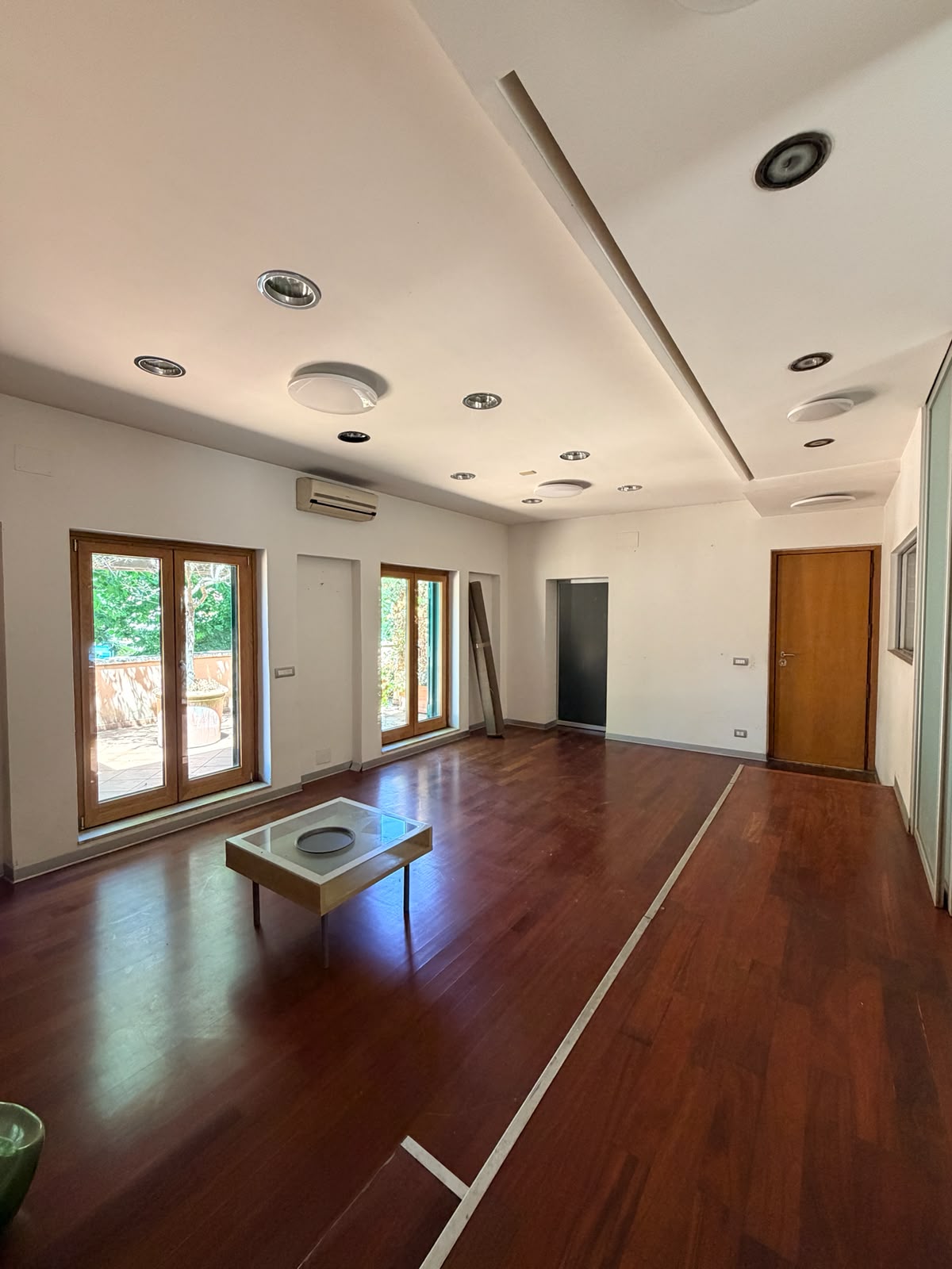 Elegante Appartamento con Terrazzo nel Cuore dell’Aventino