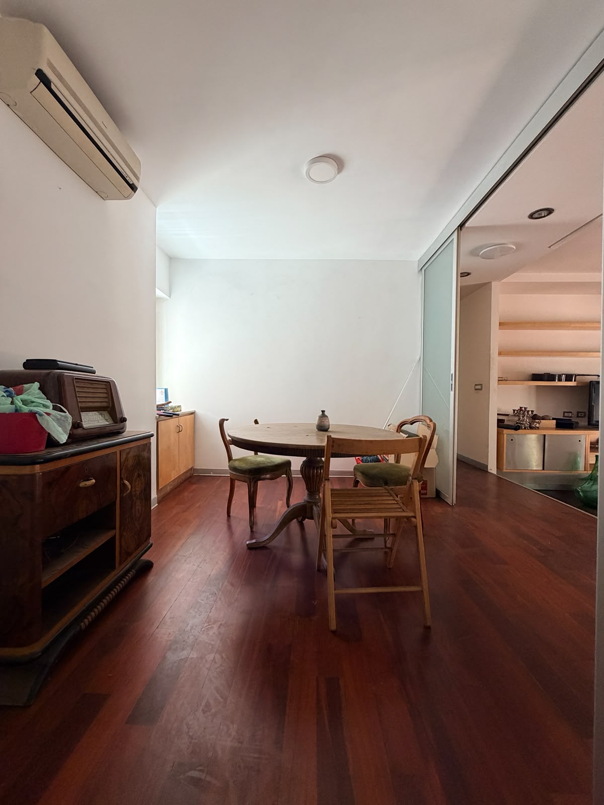 Elegante Appartamento con Terrazzo nel Cuore dell’Aventino