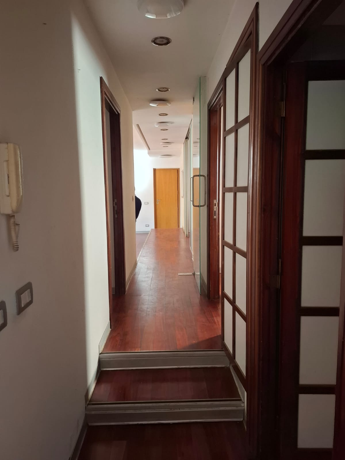 Elegante Appartamento con Terrazzo nel Cuore dell’Aventino