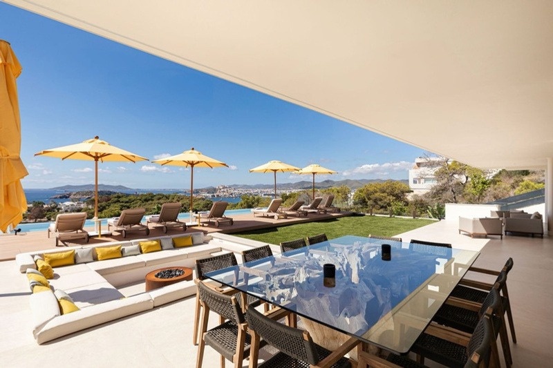 800