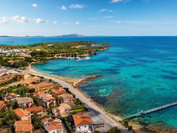 Esclusiva Villa Indipendente a Cannigione: Eleganza e Vista Mare a due passi dalla Costa Smeralda